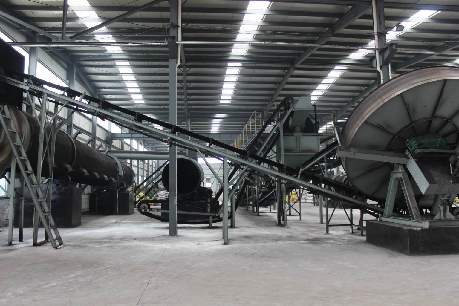 有機肥生產(chǎn)線成套設(shè)備